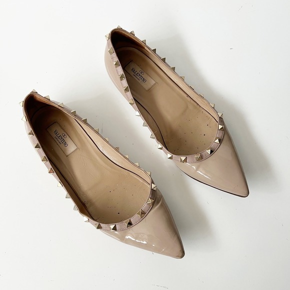 Valentino Garavani Rockstud Patent Leather Pointed Toe Flats Size 40 Nude - Picture 1 of 12